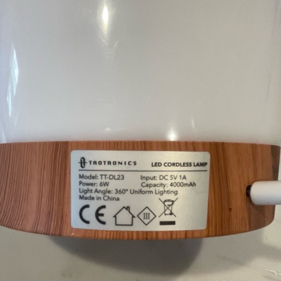 TaoTronics TT-DL23 Rechargeable LED Table Lamp Pre-Owned - Picture 6 of 7